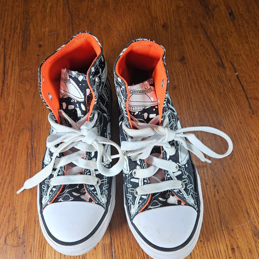 Converse Chuck Taylor All Star Black/White HighTop Kids Shoes Space Size 2 Youth - Picture 2 of 6
